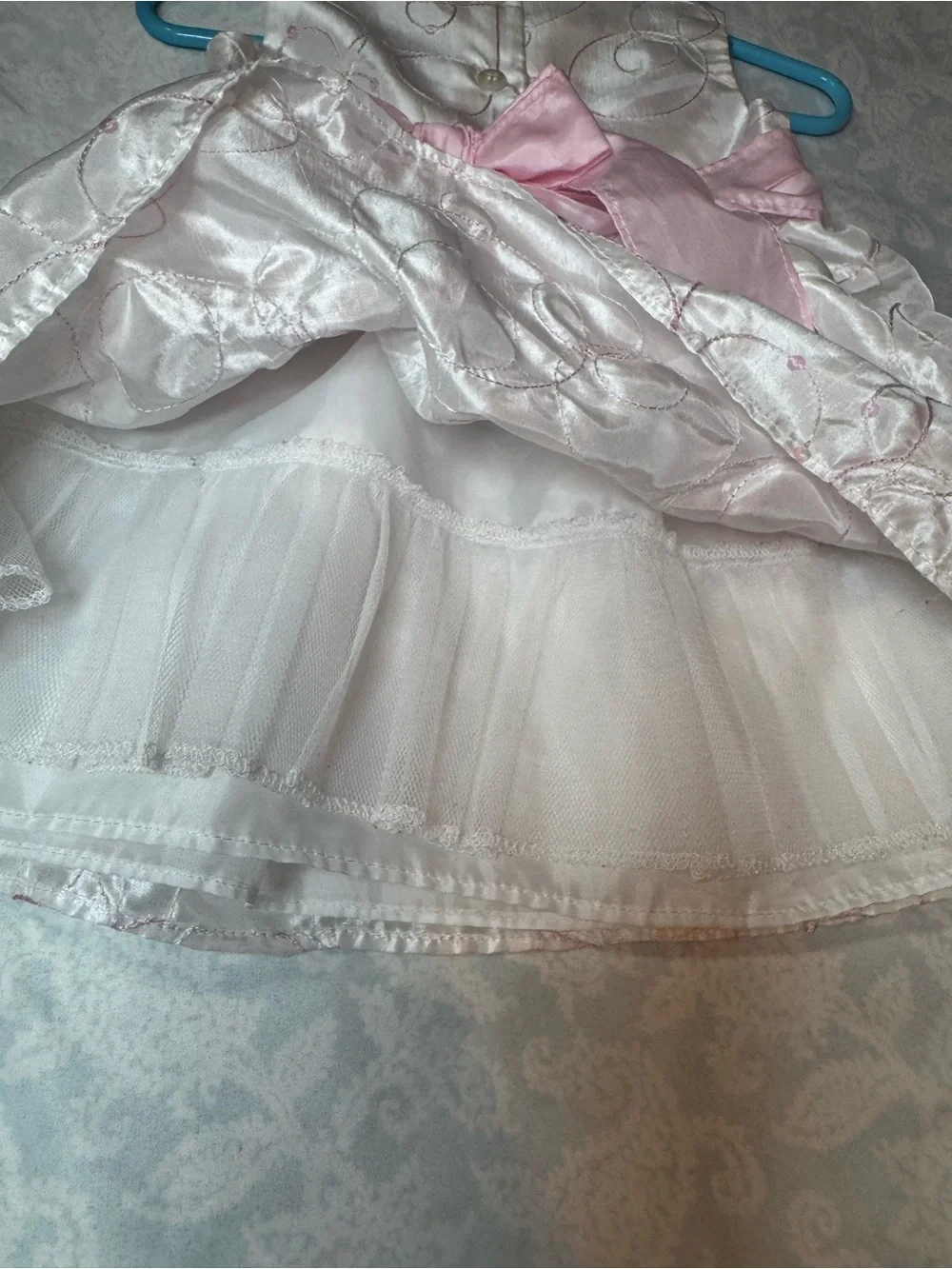 Prince elegant white